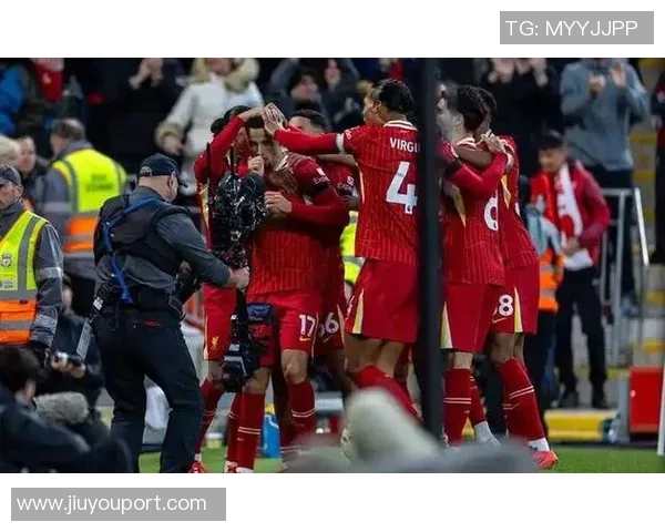 中超精彩对决利物浦逆转巴黎圣日耳曼全场数据分析揭秘比赛瞬间 中超精彩对决利物浦逆转巴黎圣日耳曼全场数据分析揭秘比赛瞬间