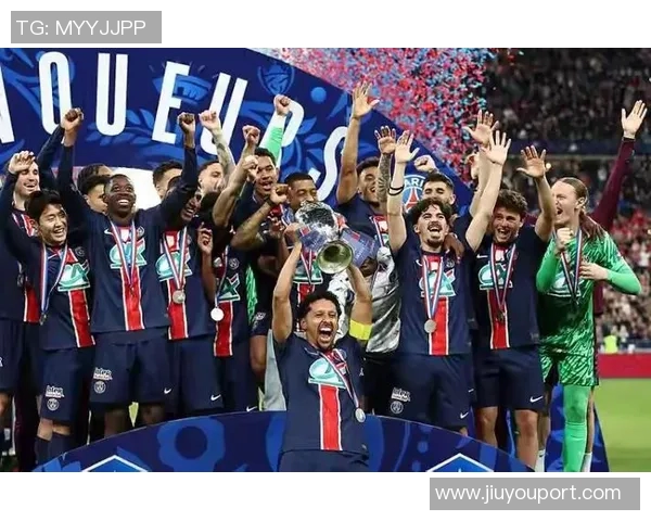 国王杯精彩对决那不勒斯大胜切尔西红牌事件引发全场热议