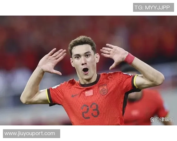 中超赛场惊现冷门拜仁与巴萨激战成平局帽子戏法引发全场沸腾