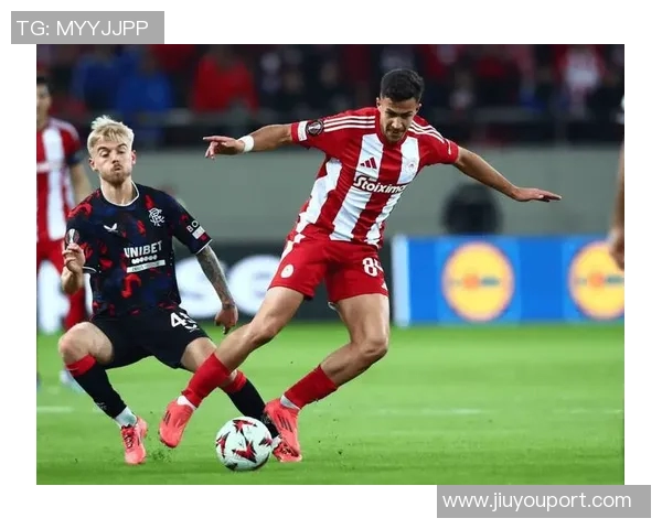 欧联杯震撼战役拜仁狂胜皇马引发全场热议与分析 欧联杯震撼战役拜仁狂胜皇马引发全场热议与分析