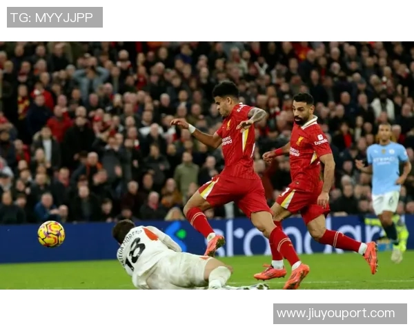 波尔图狂胜多特蒙德四球大捷争议判罚引发全场热议 波尔图狂胜多特蒙德四球大捷争议判罚引发全场热议