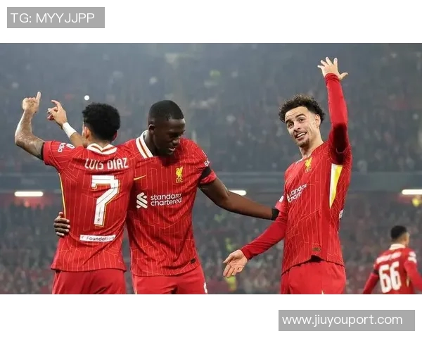 足总杯激战利物浦与拜仁握手言和精彩瞬间引发全场热烈反响 足总杯激战利物浦与拜仁握手言和精彩瞬间引发全场热烈反响