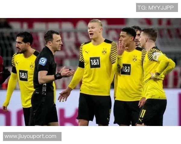 德甲激战尤文图斯与里昂0比0平点球大战引发争议判罚全场沸腾